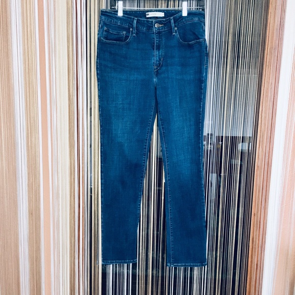 ⭐️HOST⭐️PICK ⭐️💥Levi’s denim jeans 💥 - Picture 2 of 7